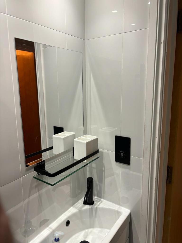 Studio Flat In The Heart Of St. Johns Wood Лондон Экстерьер фото